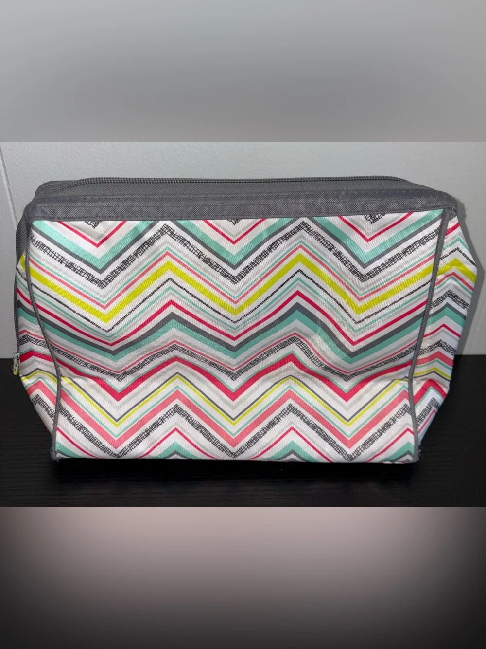 Thirty-One Large Cosmetic Bag Tip Top Chevron Travel Makeup Toiletry Organizer